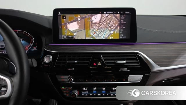 BMW 5 Series (G30) 2021 Белый из Кореи, фото 4