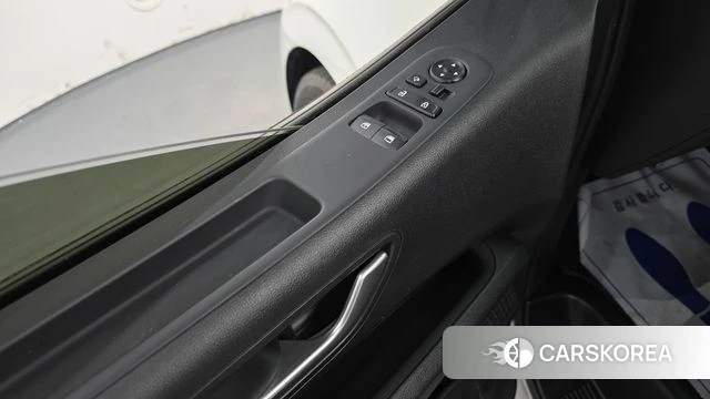 Hyundai Staria 2024 Белый из Кореи, фото 4