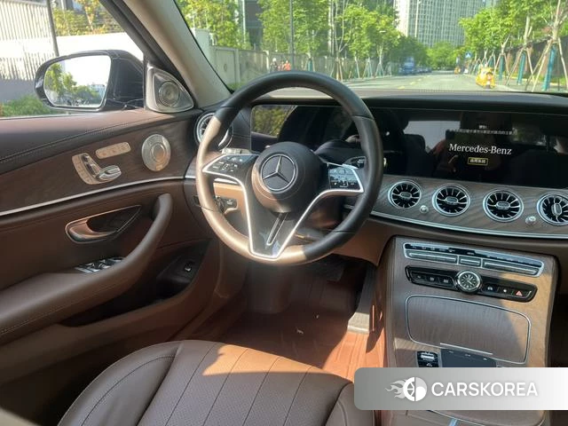 Mercedes-Benz E-class 2024 Черный из Китая, фото 4