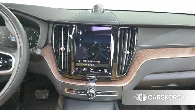 Volvo XC60 second Generation 2021 Белый из Кореи, фото 4