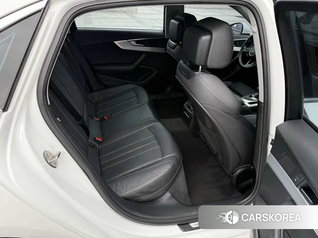 Audi A4L 2021 Белый из Китая, фото 4