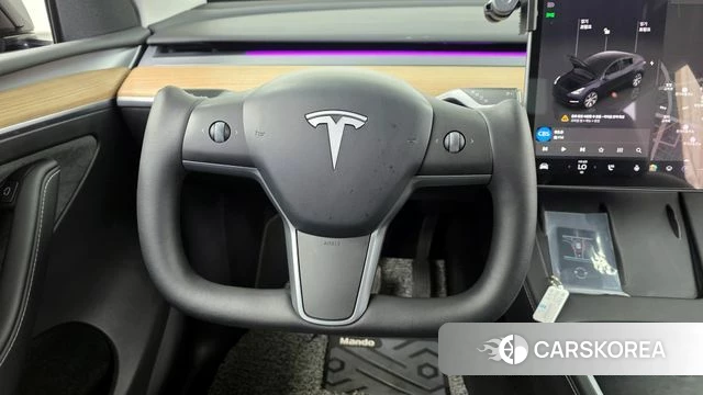 Tesla Model Y 2023 Черный из Кореи, фото 4