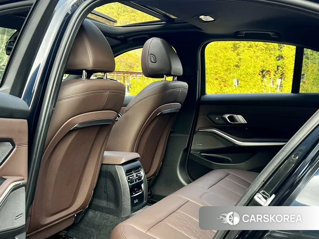 BMW 3 series 2024 Черный из Китая, фото 4