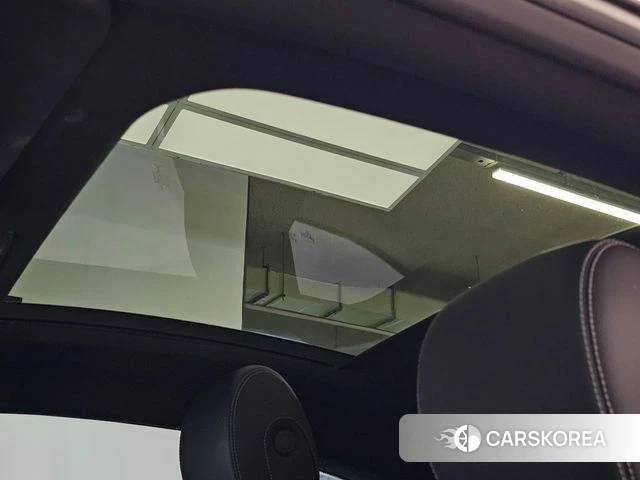 Mercedes-Benz C-Class W205 2023 Белый из Кореи, фото 4