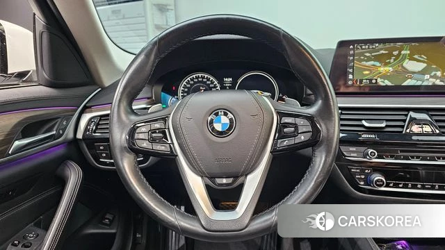 BMW 5 Series (G30) 2018 Белый из Кореи, фото 4