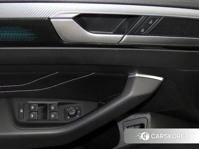 Volkswagen Arteon 2023 Белый из Кореи, фото 4