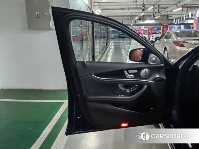 Mercedes-Benz E-class 2019 Синий из Китая, фото 4