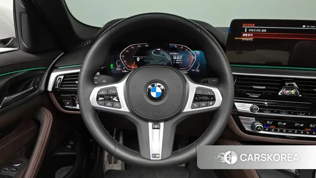 BMW 5 Series (G30) 2023 Белый из Кореи, фото 4