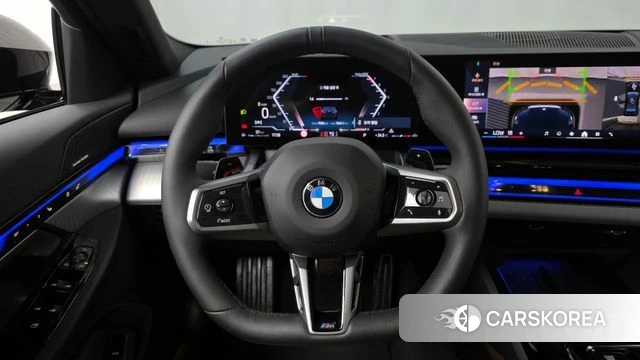 BMW 5 Series (G60) 2025 Черный из Кореи, фото 4