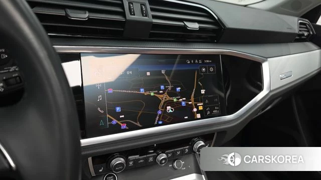Audi Q3 (F3) 2023 Белый из Кореи, фото 4