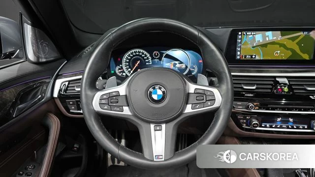 BMW 5 Series (G30) 2018 Светло-серебряный цвет из Кореи, фото 4
