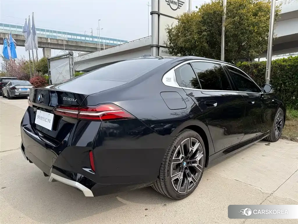 BMW 5 series 2025 Черный из Китая, фото 4