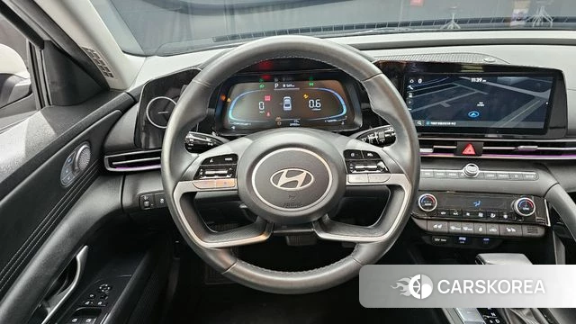 Hyundai The New Avante (CN7) 2024 Серебристо-серый из Кореи, фото 4