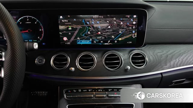 Mercedes-Benz E-Class W213 2023 Белый из Кореи, фото 4