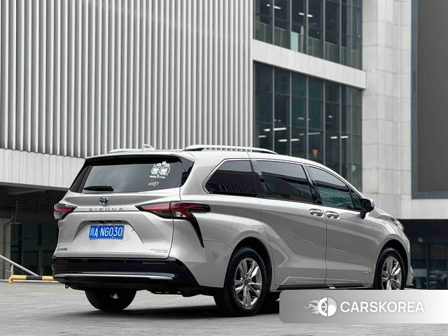 Toyota Saina 2022 Шампань из Китая, фото 4