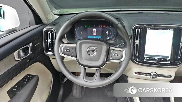 Volvo XC40 2023 Белый из Кореи, фото 4