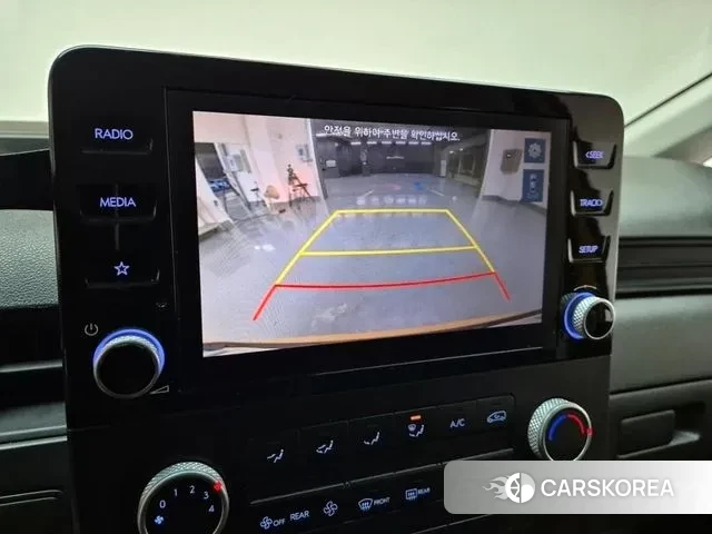 Hyundai Staria 2023 Желтый из Кореи, фото 4