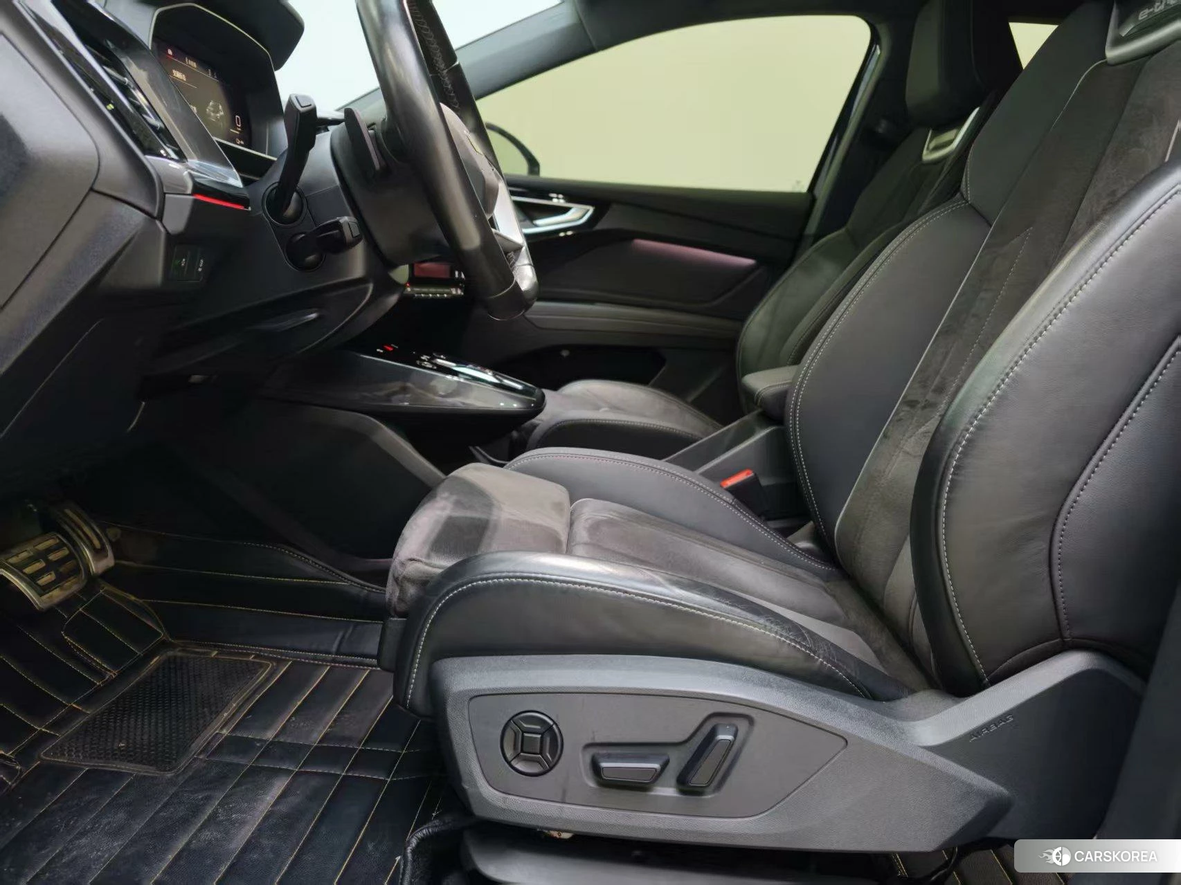 Audi Q4 2023 Синий из Китая, фото 4