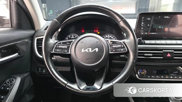 Kia Seltos 2022 Белый из Кореи, фото 4