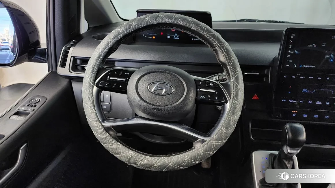 Hyundai Staria 2022 Серебряный из Кореи, фото 4