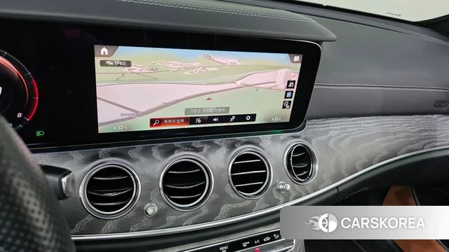 Mercedes-Benz E-Class W213 2022 Белый из Кореи, фото 4