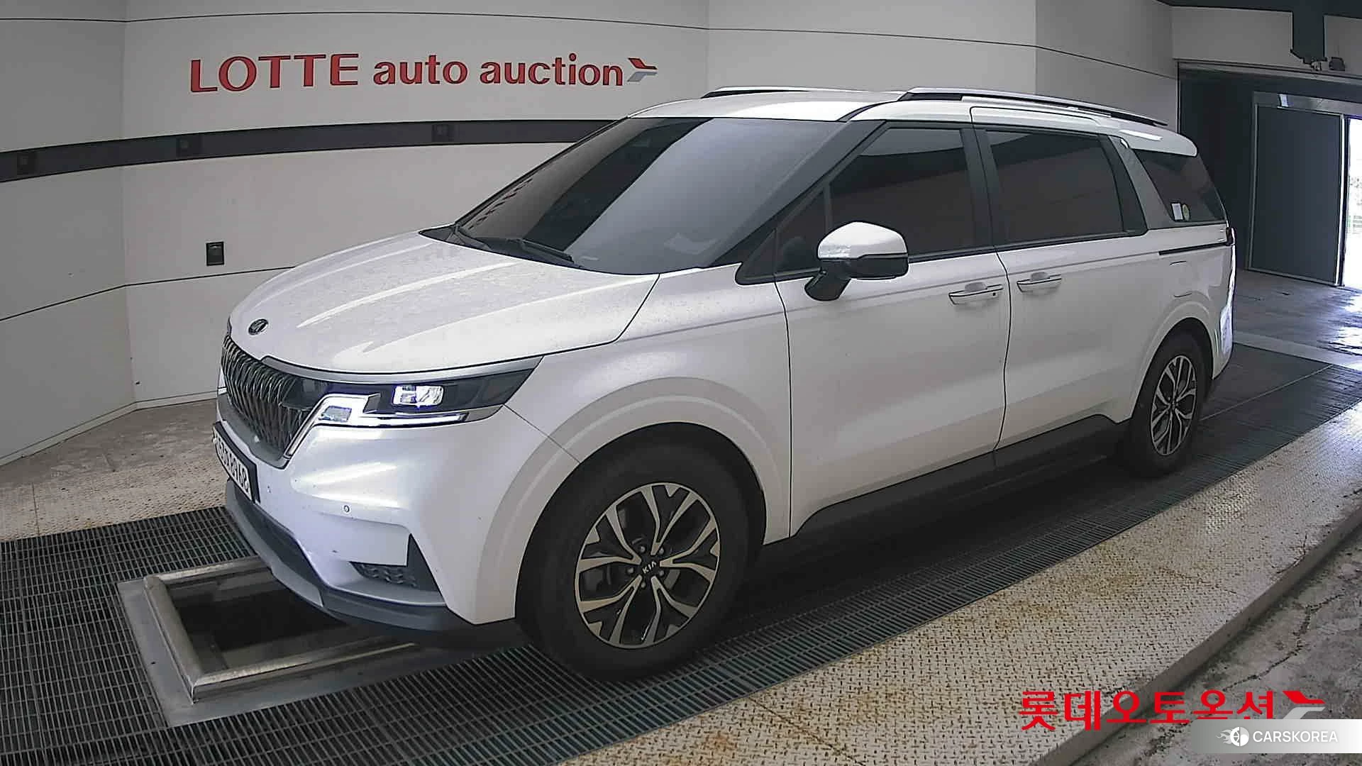 Kia Carnival 2021 Snow White Pearl (optional) из Кореи, фото 4