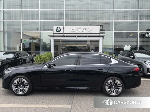 BMW 5 series 2024 Черный из Китая, фото 4