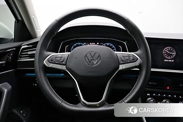 Volkswagen 7th Generation of Jetta 2023 Белый из Кореи, фото 4