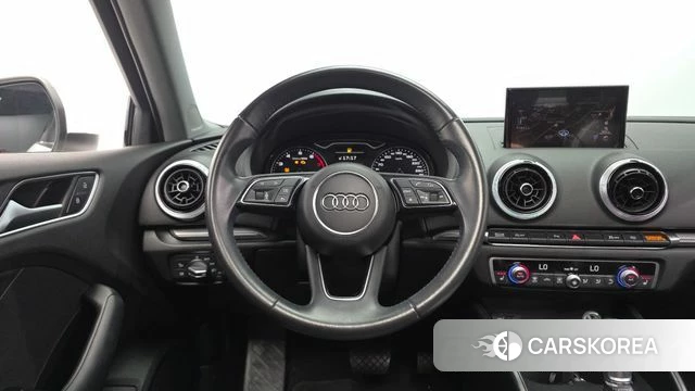 Audi New A3 2018 Белый из Кореи, фото 4