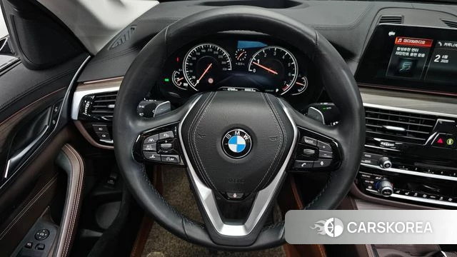 BMW 5 Series (G30) 2018 Белый из Кореи, фото 4