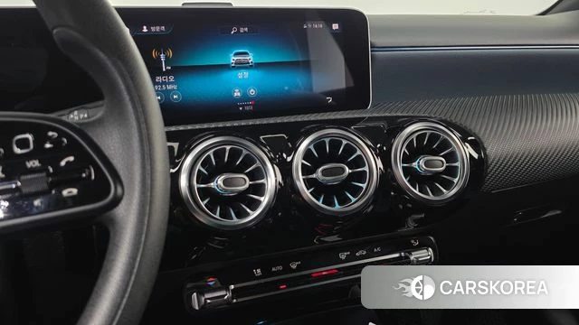 Mercedes-Benz A-Class W177 2019 Белый из Кореи, фото 4