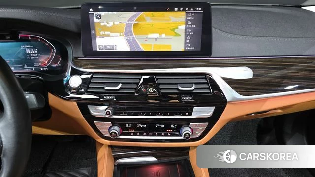 BMW 5 Series (G30) 2021 Черный из Кореи, фото 4