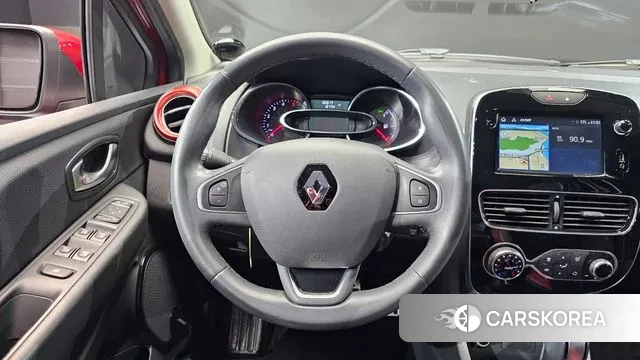 Renault Korea (Samsung) Clio 2018 Красный из Кореи, фото 4
