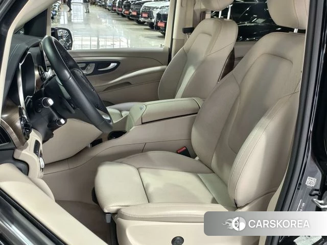 Mercedes-Benz V-class 2023 Черный из Китая, фото 4