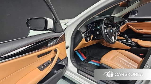 BMW 5 Series (G30) 2019 Белый из Кореи, фото 4