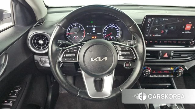 Kia The New K3 2nd generation 2021 Белый из Кореи, фото 4