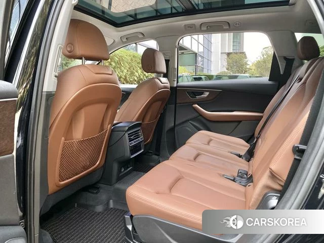 Audi Q7 2021 Черный из Китая, фото 4