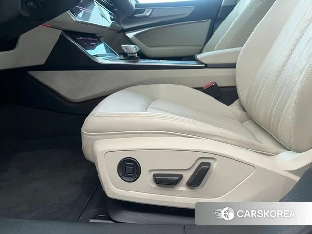Audi A6 (C8) 2023 Черный из Кореи, фото 4