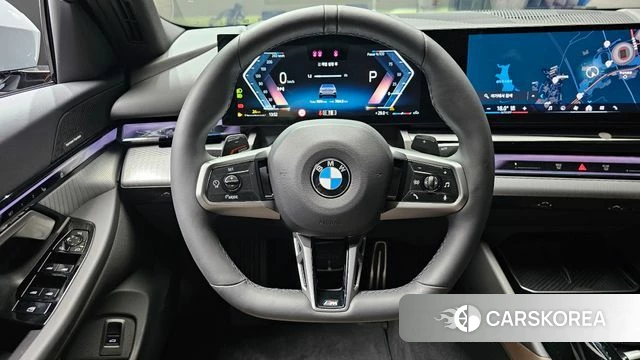 BMW 5 Series (G60) 2025 Светло-серебряный цвет из Кореи, фото 4