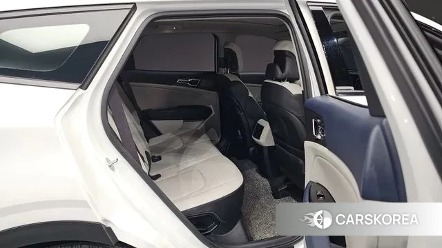 Kia Sportage 5th Generation 2023 Белый из Кореи, фото 4