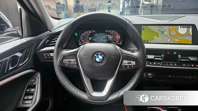 BMW 1 Series (F40) 2021 Белый из Кореи, фото 4