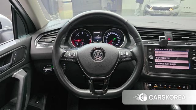Volkswagen Tiguan second Generation 2020 Серебряный из Кореи, фото 4