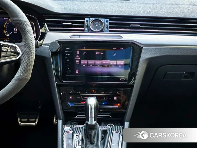 Volkswagen Magotan 2023 Черный из Китая, фото 4