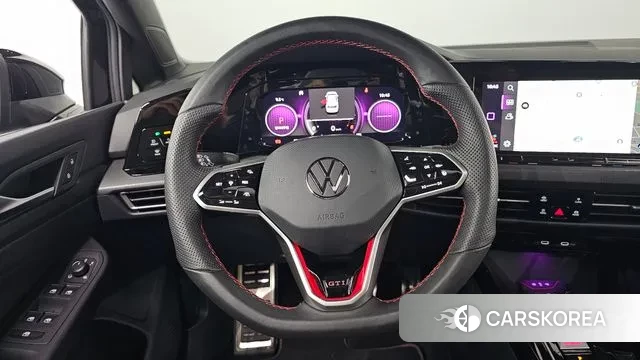 Volkswagen Golf 8th Generation 2024 Черный из Кореи, фото 4