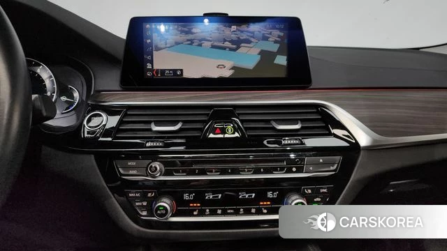 BMW 5 Series (G30) 2019 Белый из Кореи, фото 4