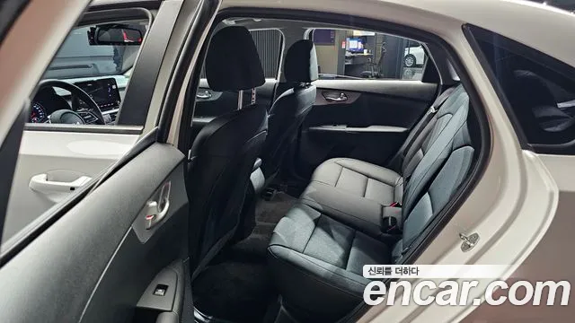 Kia The New K3 2nd generation 2022 Белый из Кореи, фото 4