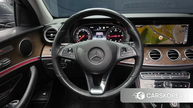 Mercedes-Benz E-Class W213 2018 Серый из Кореи, фото 4