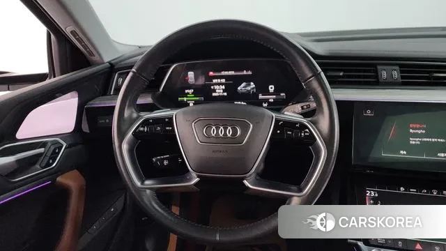 Audi e-Tron 2021 Белый из Кореи, фото 4