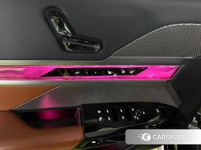 BMW 7 Series (G70) 2023 Черный из Кореи, фото 4