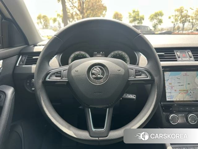 Skoda Octavia 2021 Белый из Китая, фото 4